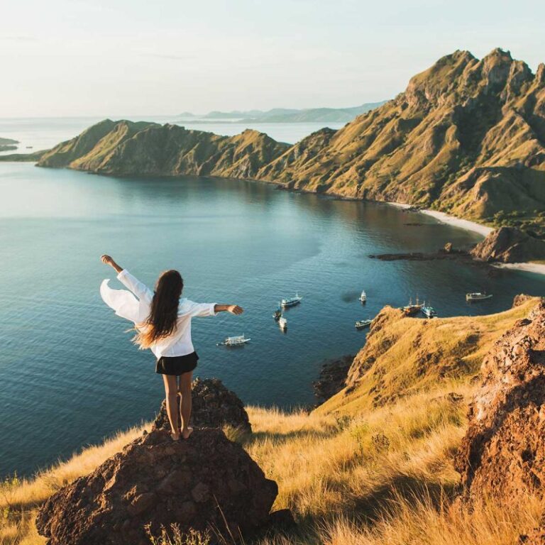 enjoying-tropical-vacation-in-asia-lifestyle-trav-GESFWW7-800x800